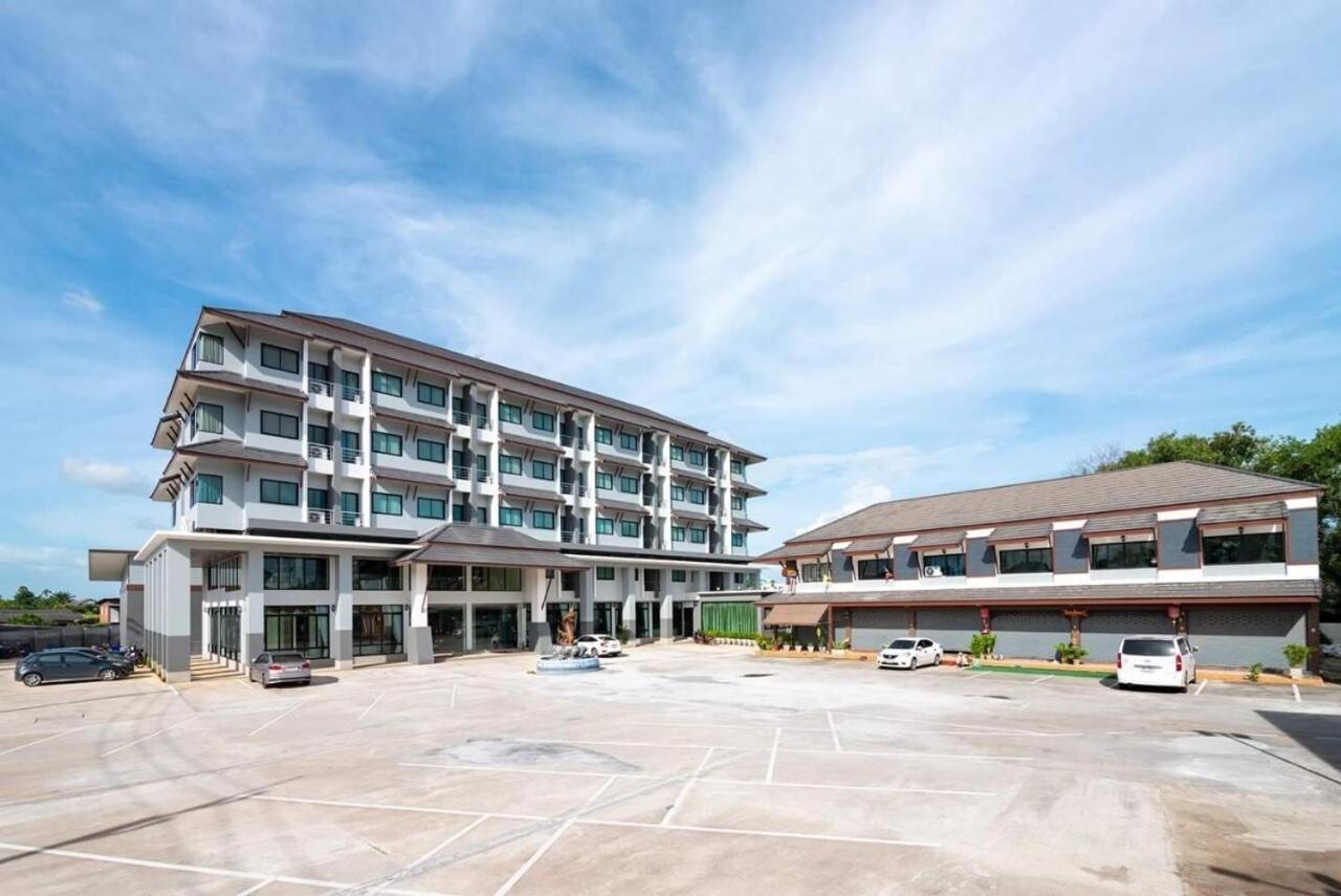 Pura Nakhon Hotel Nakhon Si Thammarat Exterior foto